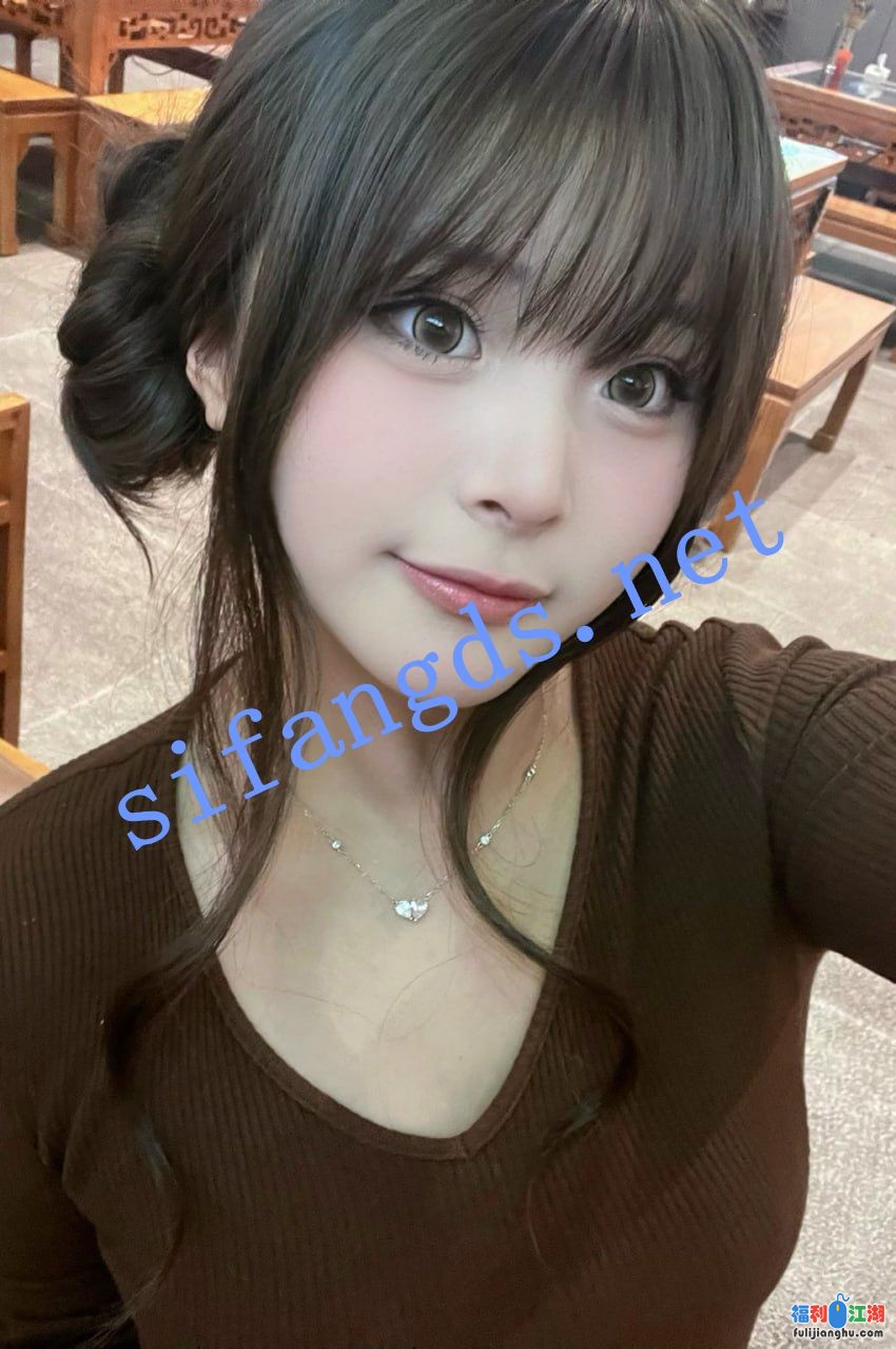 【重磅核弹】68万粉丝极品网红萝莉【洛宝】高价私拍福利45V[某房原版]【1G】